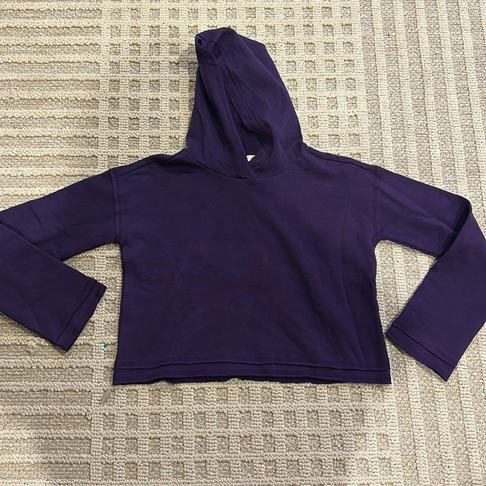 Niyama Sol Purple Cropped Long Sleeve Sweatshirt